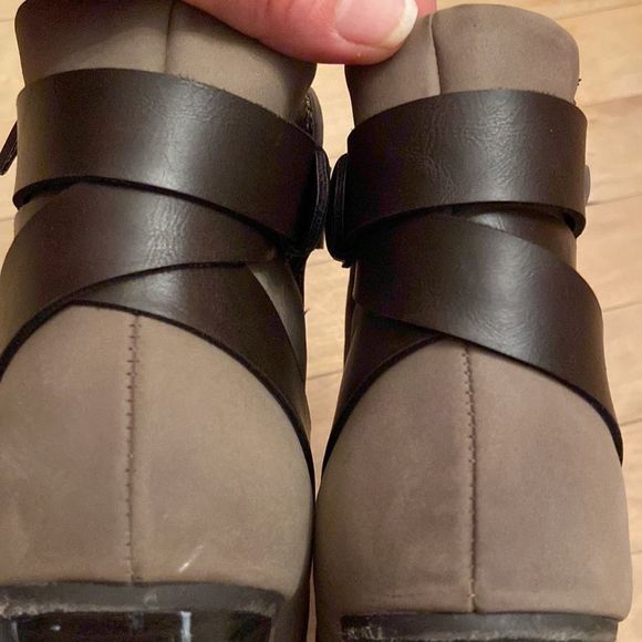 APT. 9 Fulton Taupe Buckled Ankle Boots - Picture 8 of 11